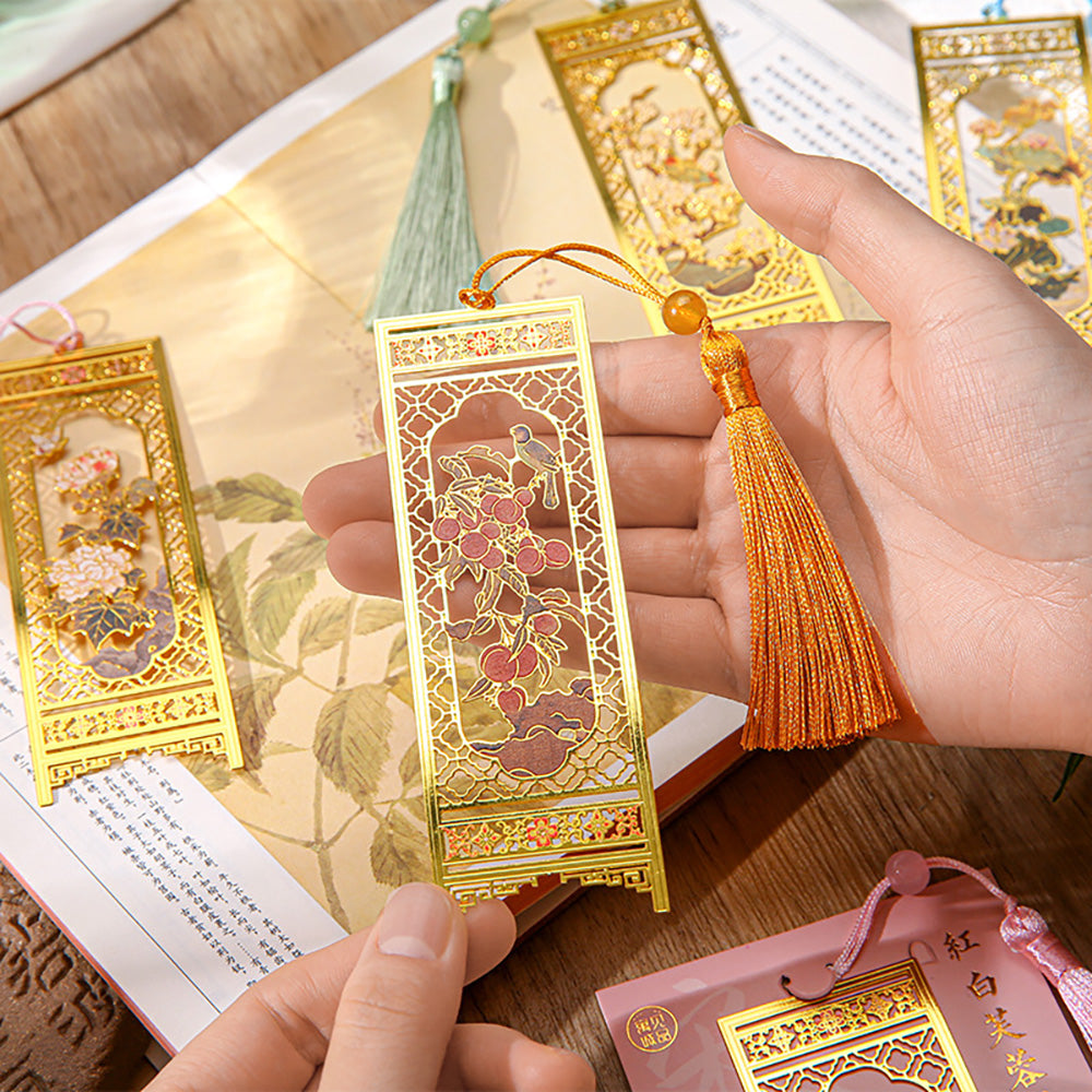 Folding Screen Metal Bookmark – Song Aesthetic | Elegant Craftsmanship | Ideal for Collecting & Gifting